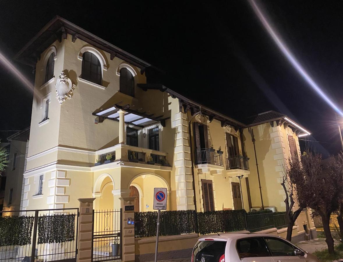كوزنسا Il Palazzo - Luxury Home & Event المظهر الخارجي الصورة