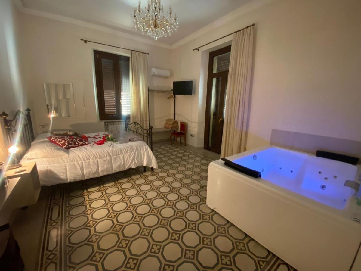 كوزنسا Il Palazzo - Luxury Home & Event المظهر الخارجي الصورة